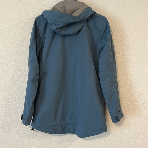 WOMEN'S STORM DEFENDER® RELAXED FIT LIGHTWEIGHT JACKET - Picture 3 of 5